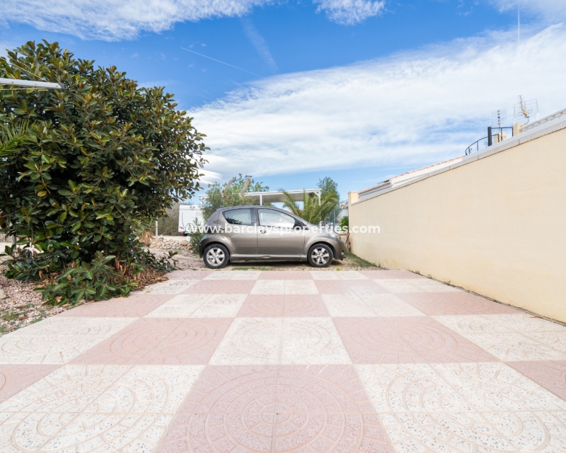 Resale - Detached - Urb. La Marina