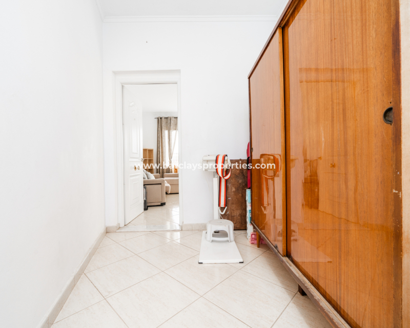 Resale - Detached - Urb. La Marina