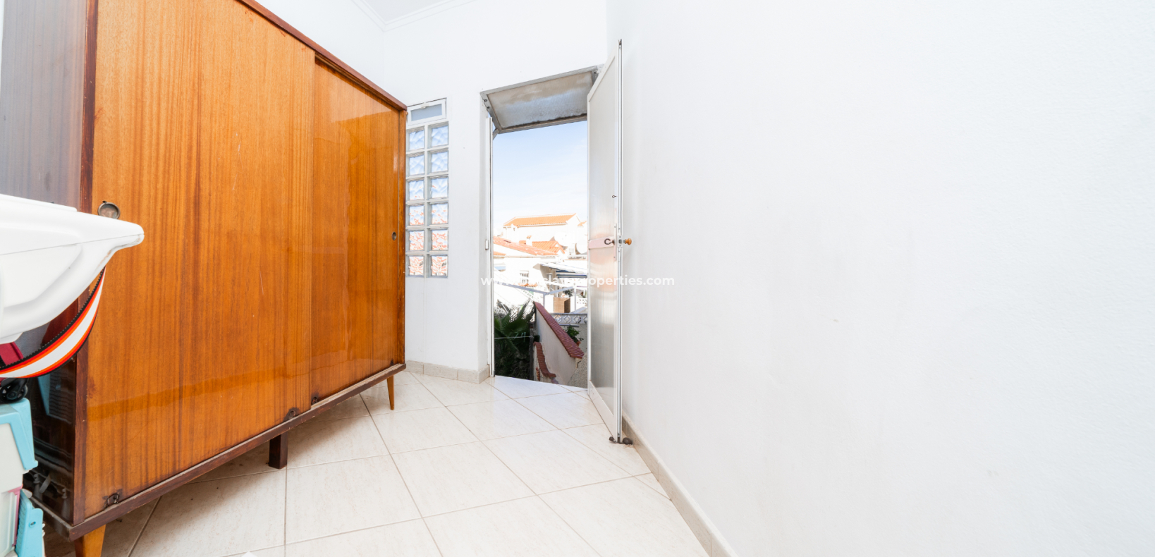 Resale - Detached - Urb. La Marina