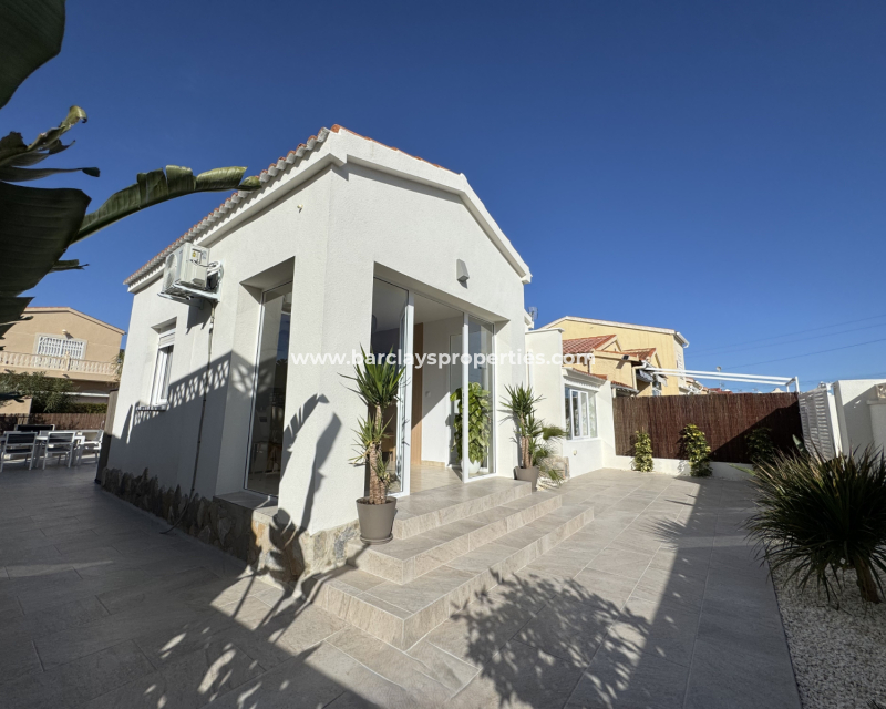 Resale - Detached - Urb. La Marina