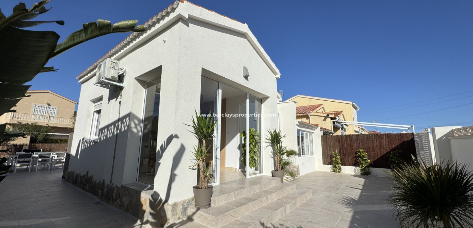 Resale - Detached - Urb. La Marina