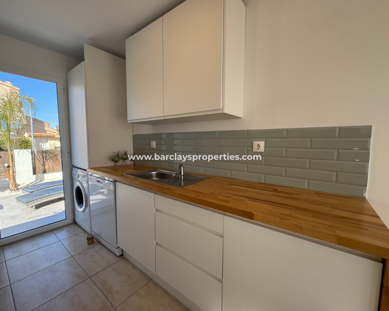 Resale - Detached - Urb. La Marina