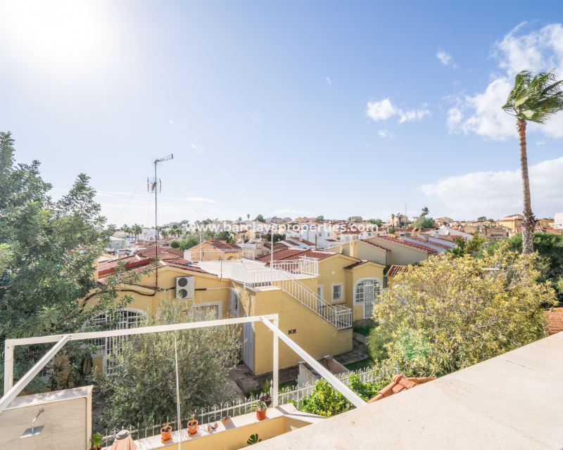 Resale - Detached - Urb. La Marina