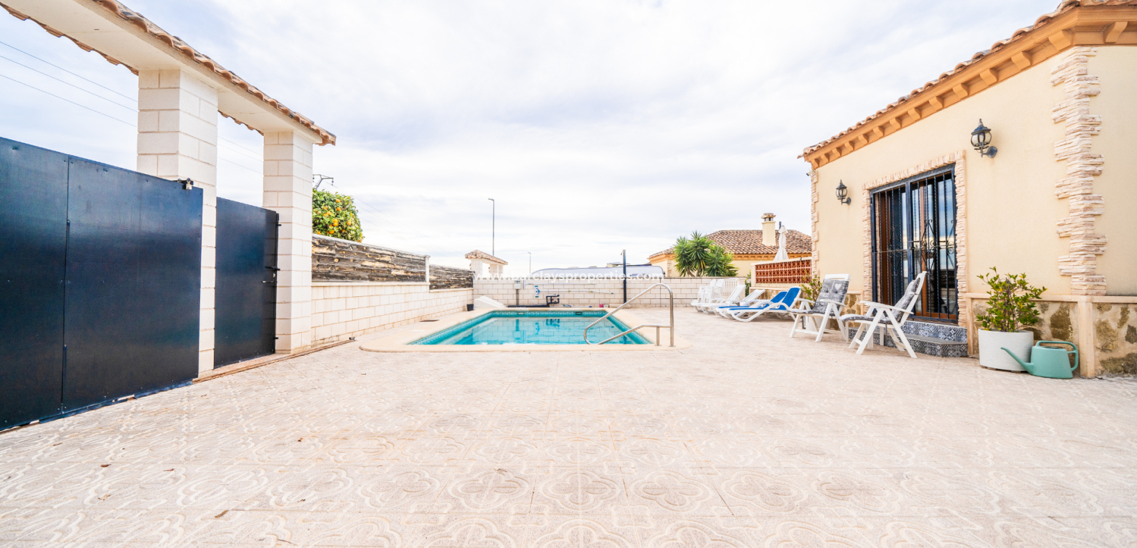 Resale - Detached - Urb. La Marina