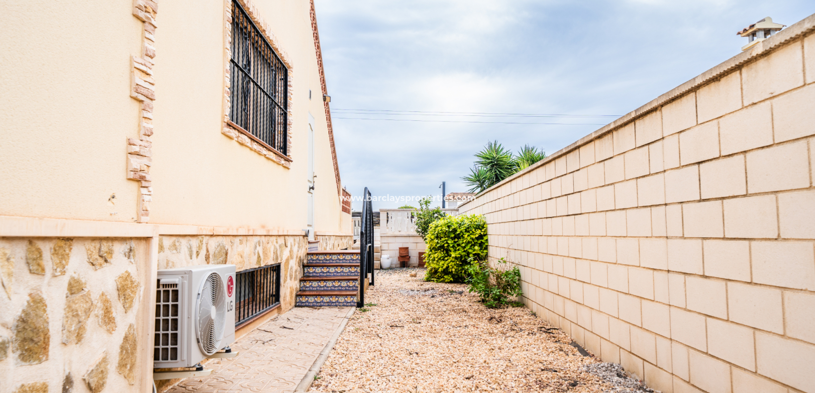 Resale - Detached - Urb. La Marina