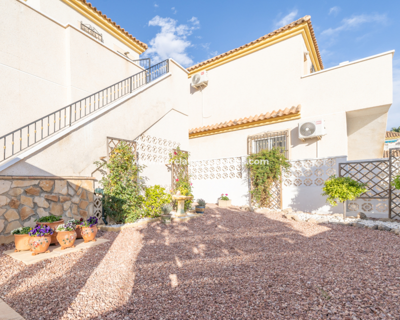 Resale - Detached - Urb. La Marina