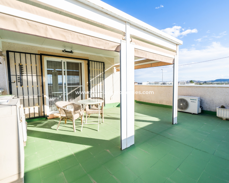 Resale - Detached - Urb. La Marina