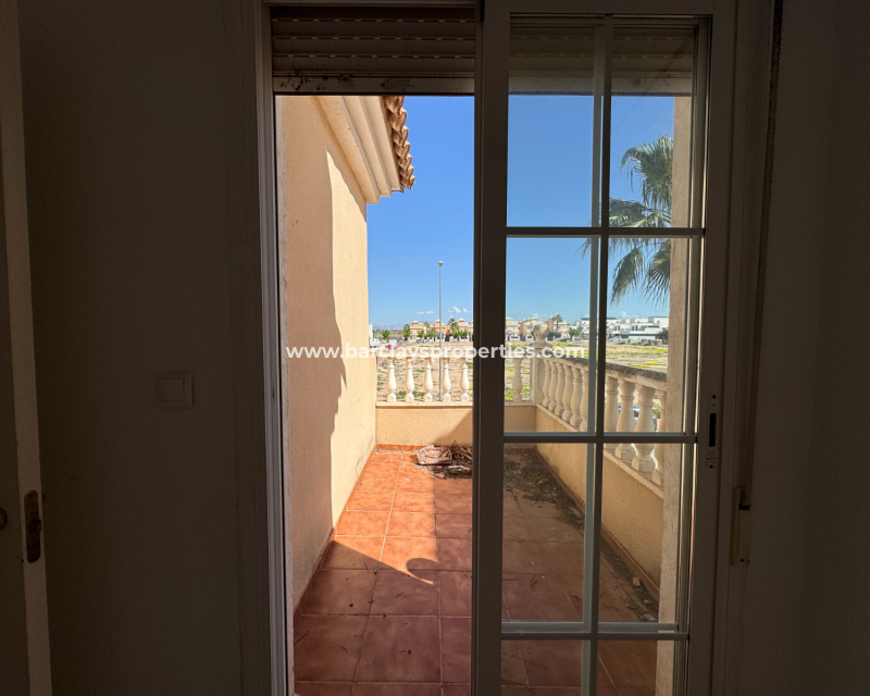 Resale - Detached - Urb. La Marina