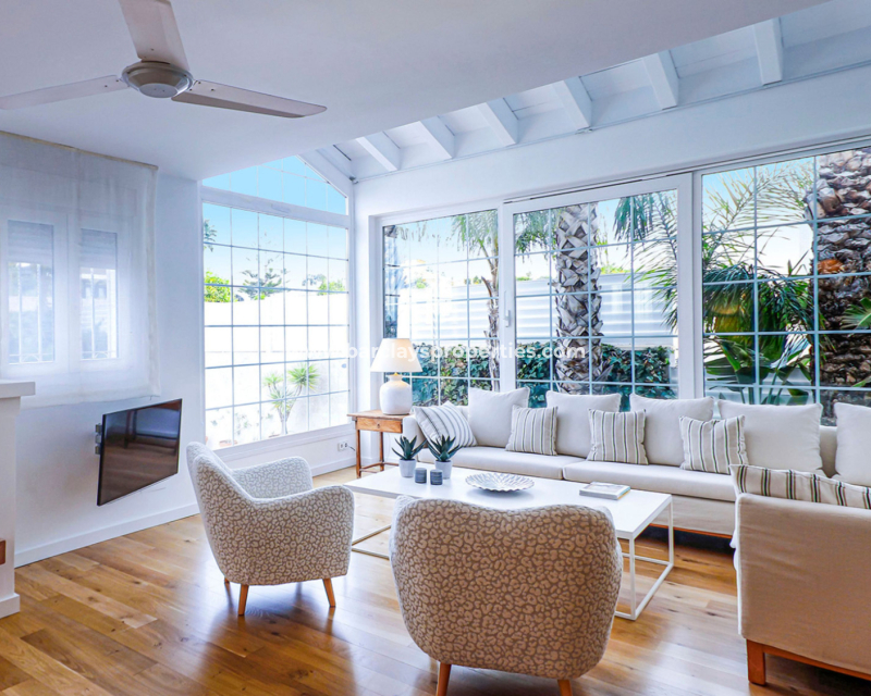 Resale - Detached - Urb. La Marina