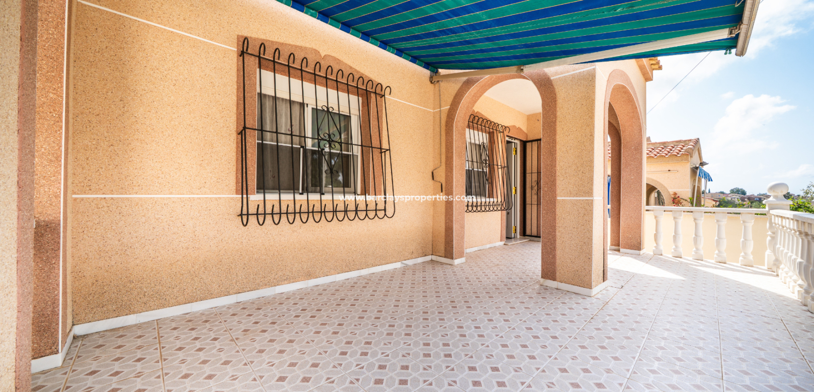 Resale - Detached - Urb. La Marina