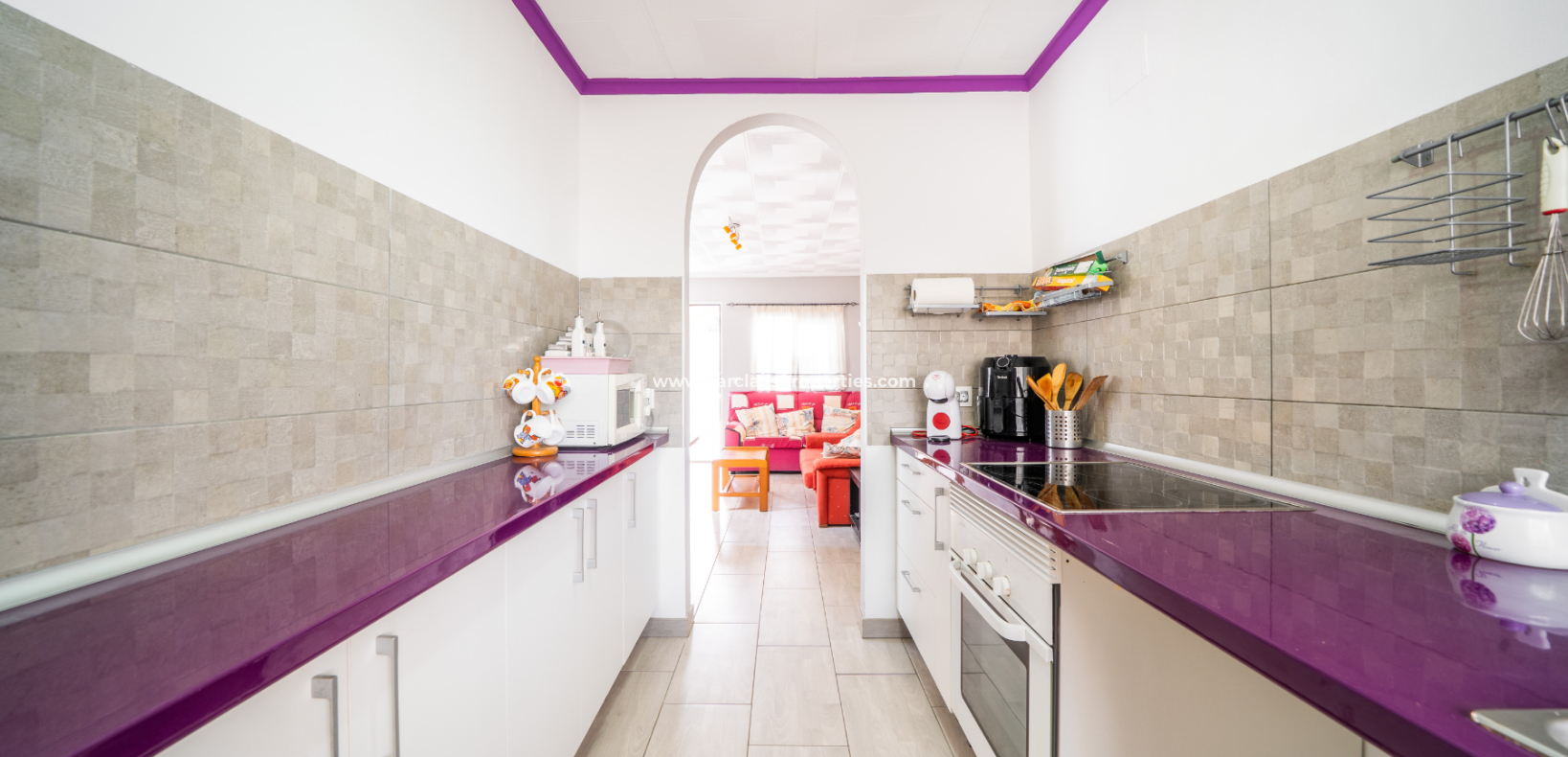 Resale - Detached - Urb. La Marina