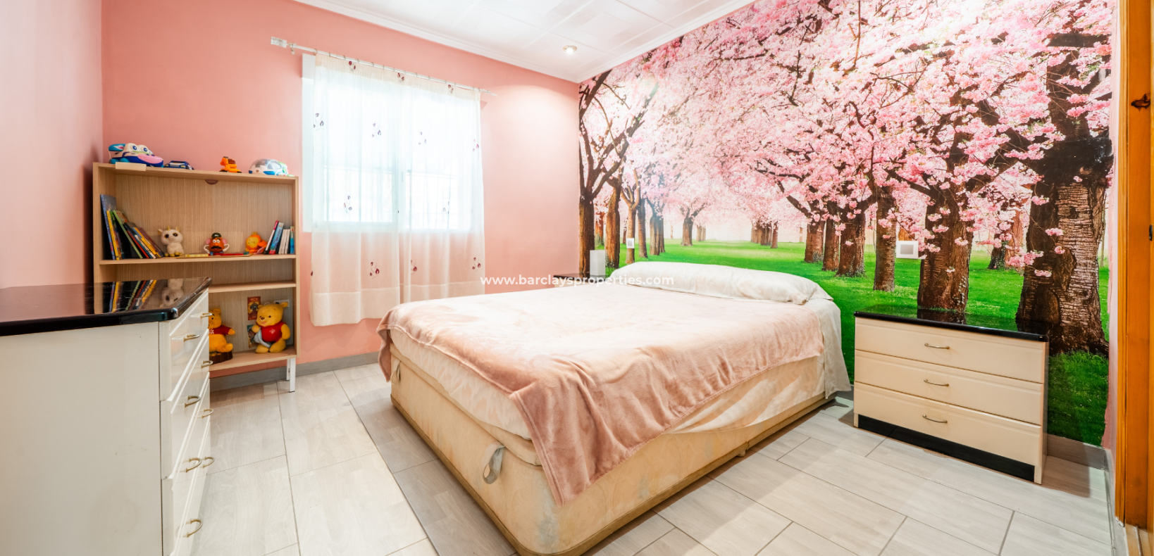 Resale - Detached - Urb. La Marina