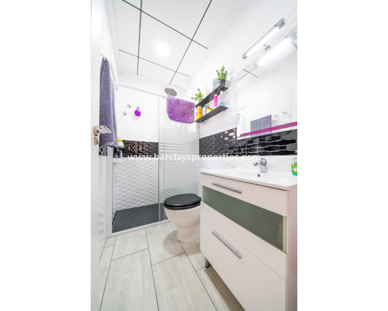 Resale - Detached - Urb. La Marina