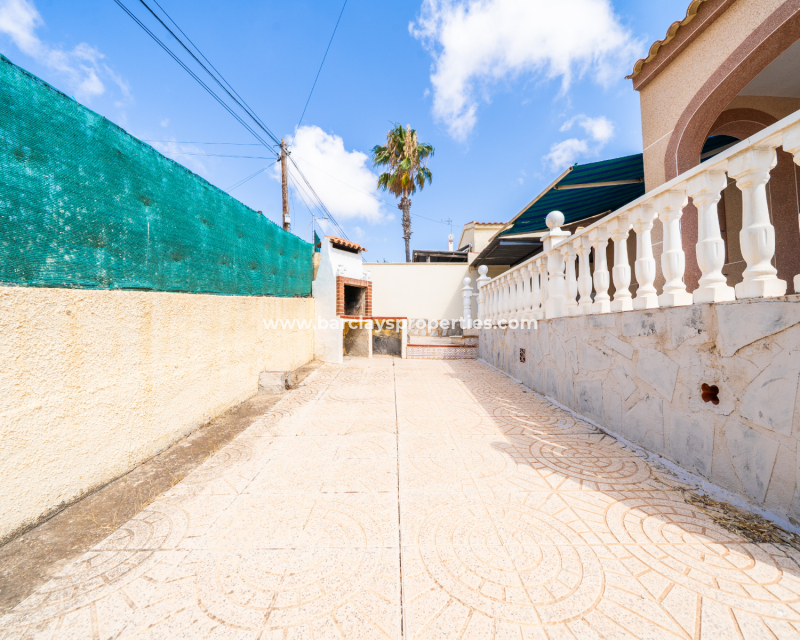 Resale - Detached - Urb. La Marina