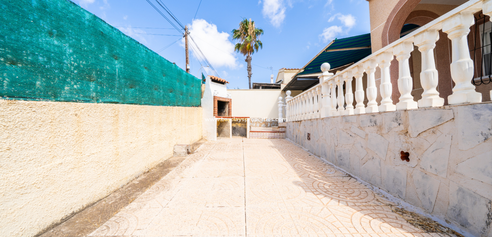 Resale - Detached - Urb. La Marina