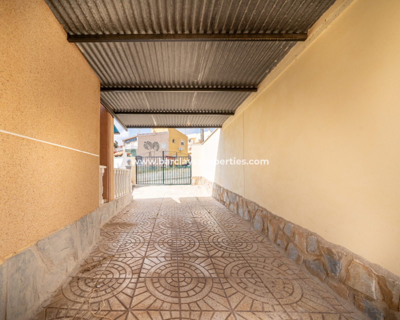 Resale - Detached - Urb. La Marina