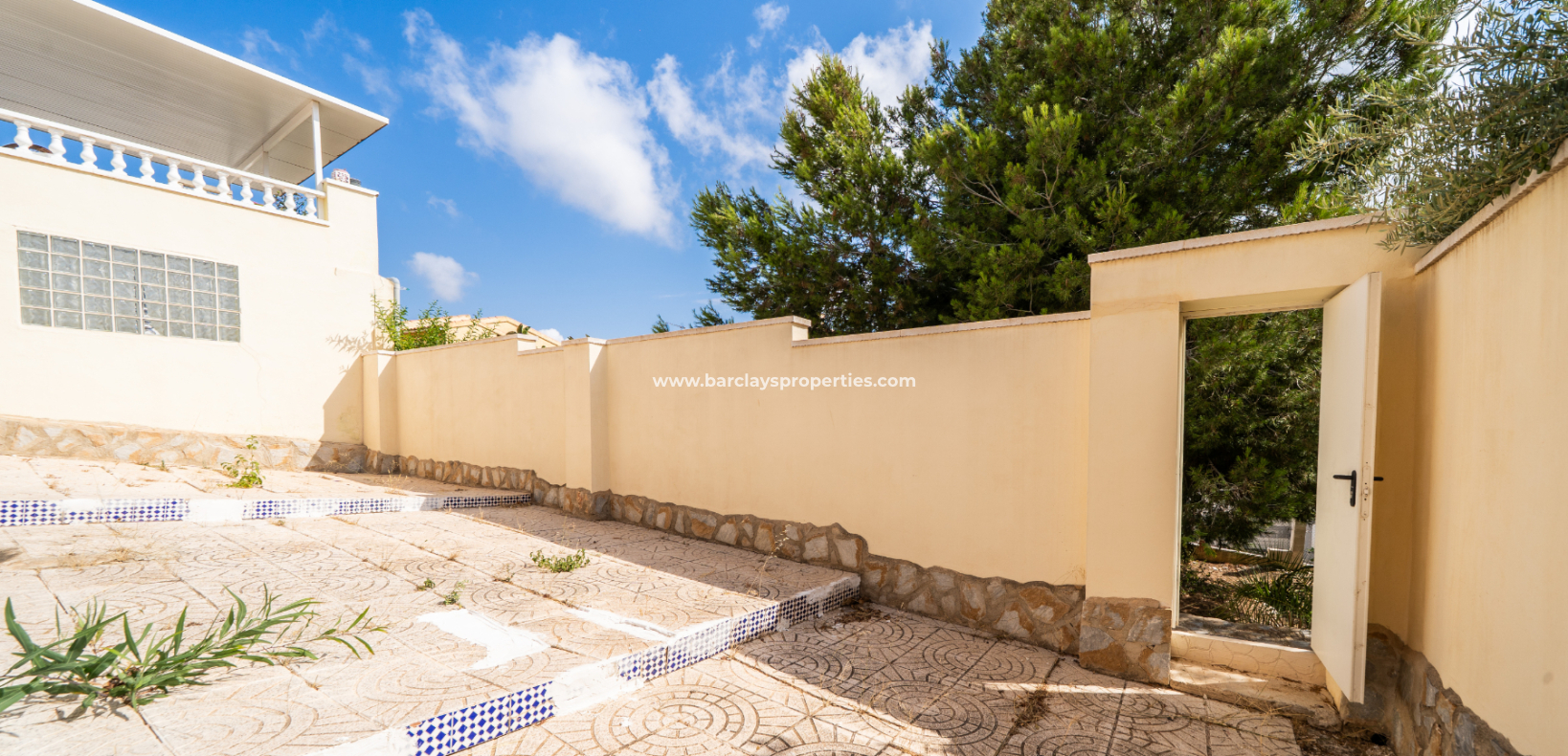 Resale - Detached - Urb. La Marina