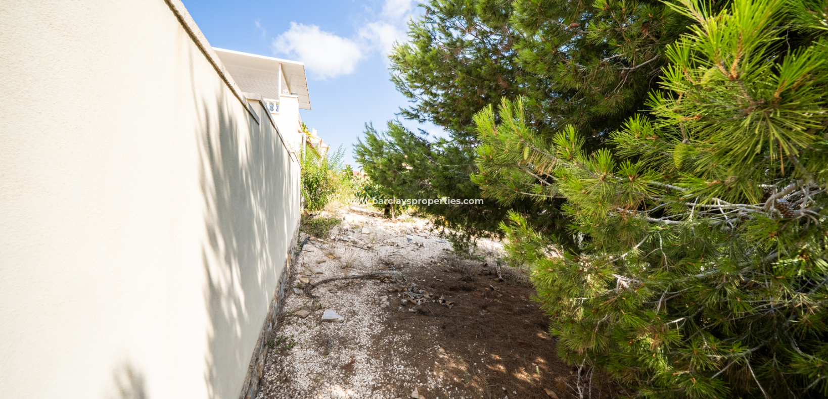 Resale - Detached - Urb. La Marina