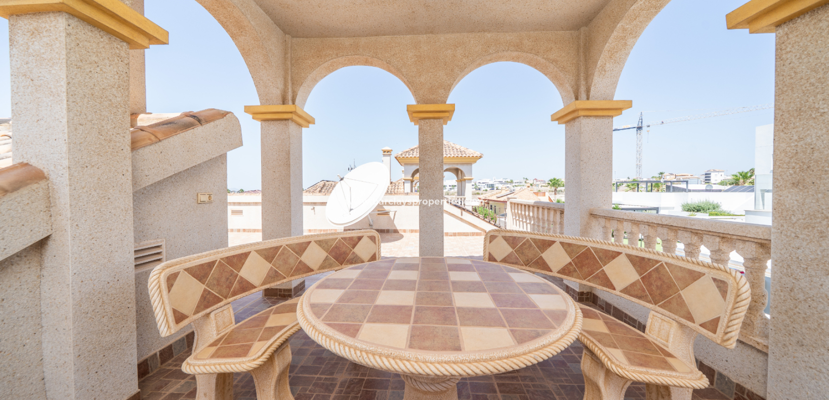 Resale - Detached - Urb. La Marina