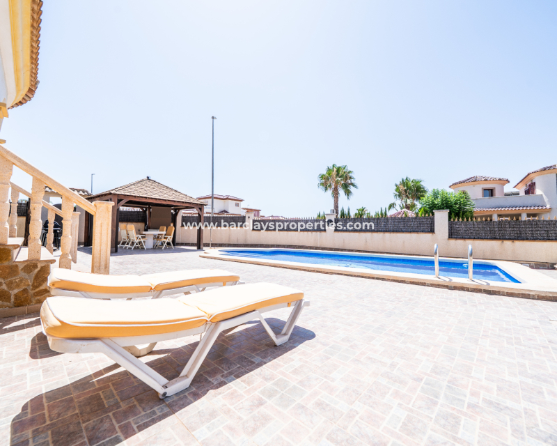 Resale - Detached - Urb. La Marina