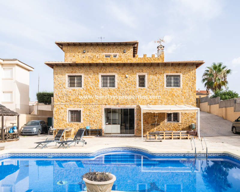 Resale - Detached - Urb. La Marina