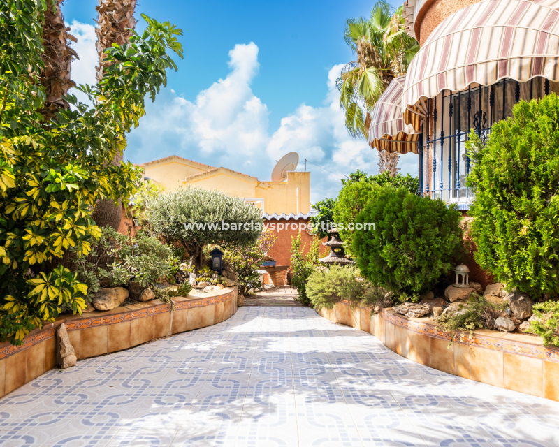 Resale - Detached - Urb. La Marina