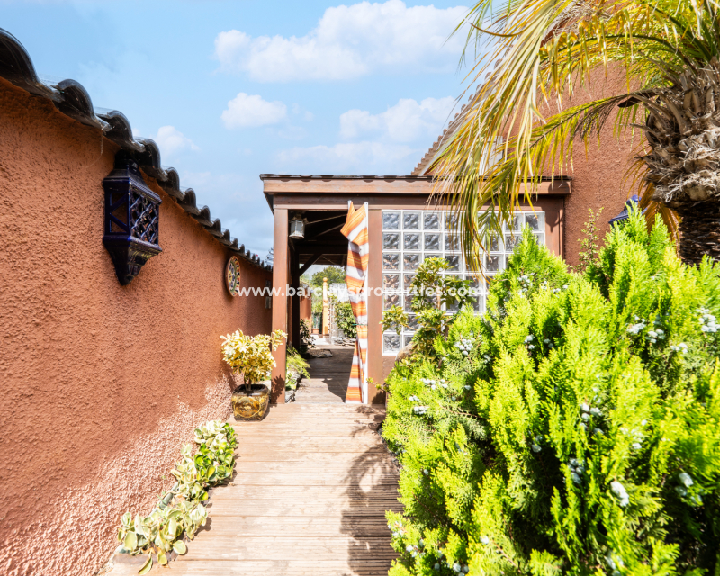 Resale - Detached - Urb. La Marina