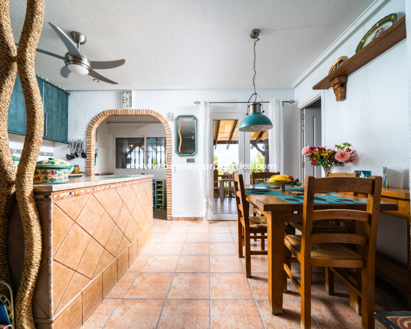 Resale - Detached - Urb. La Marina