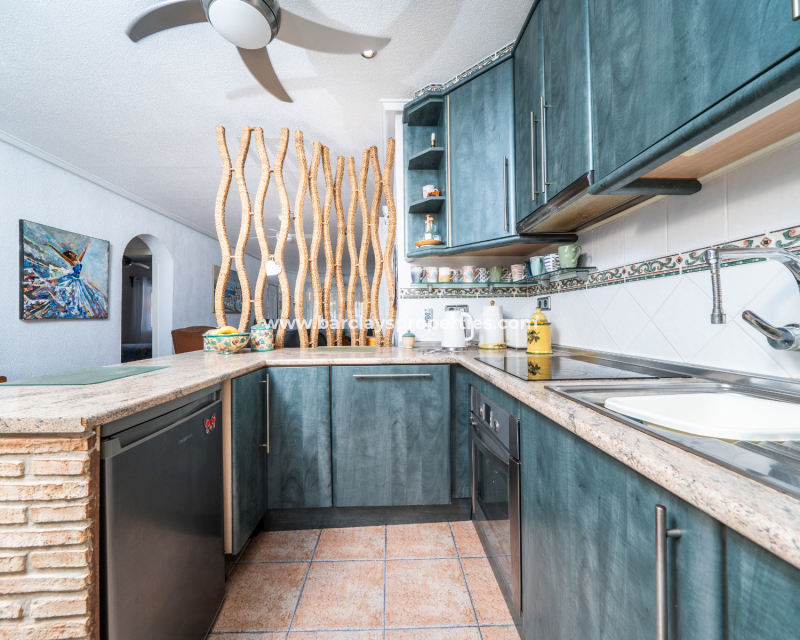 Resale - Detached - Urb. La Marina