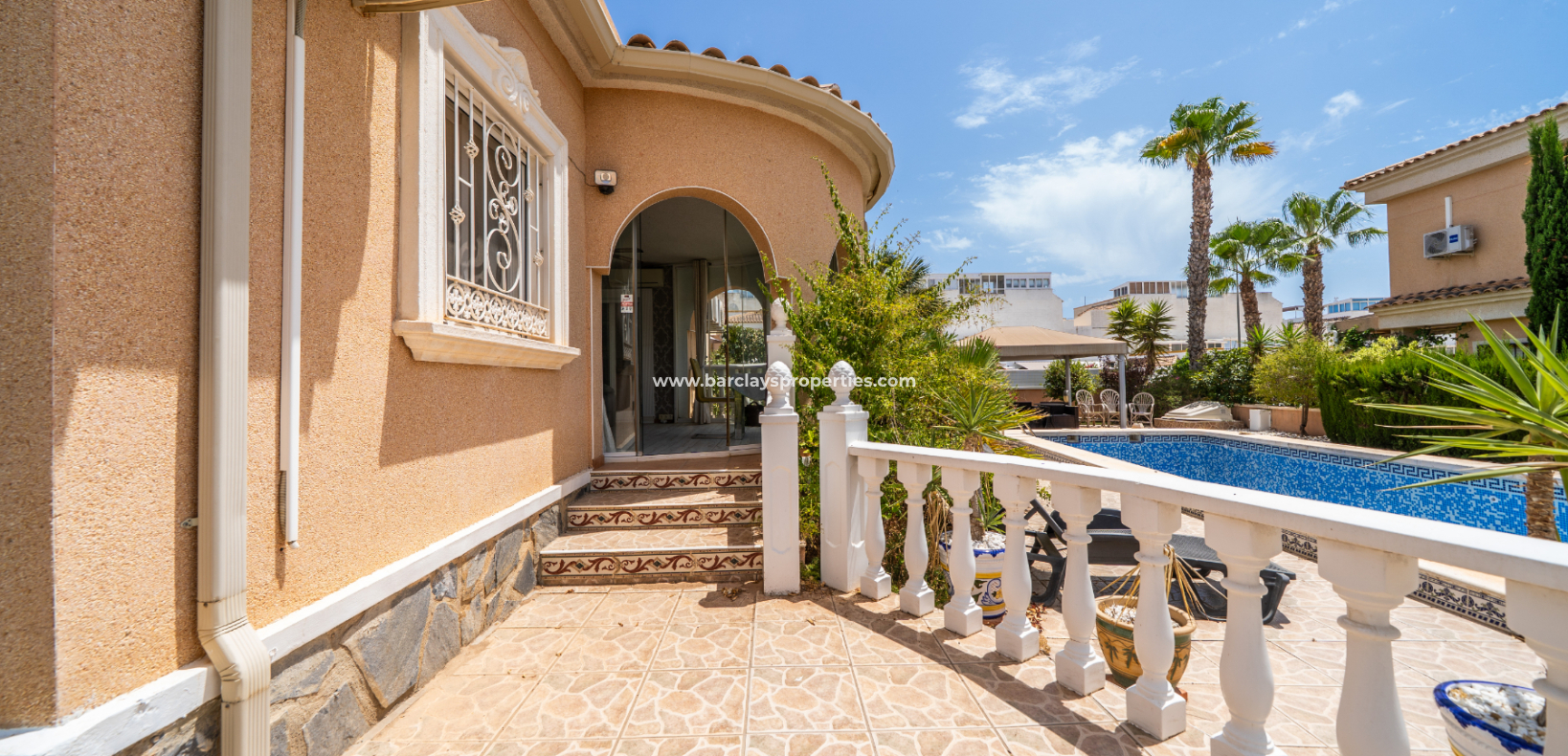 Resale - Detached - Urb. La Marina