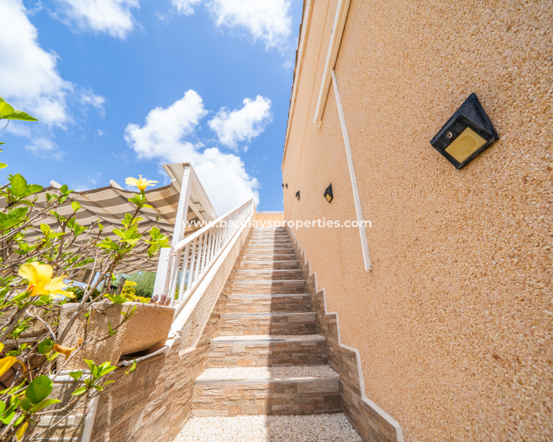 Resale - Detached - Urb. La Marina