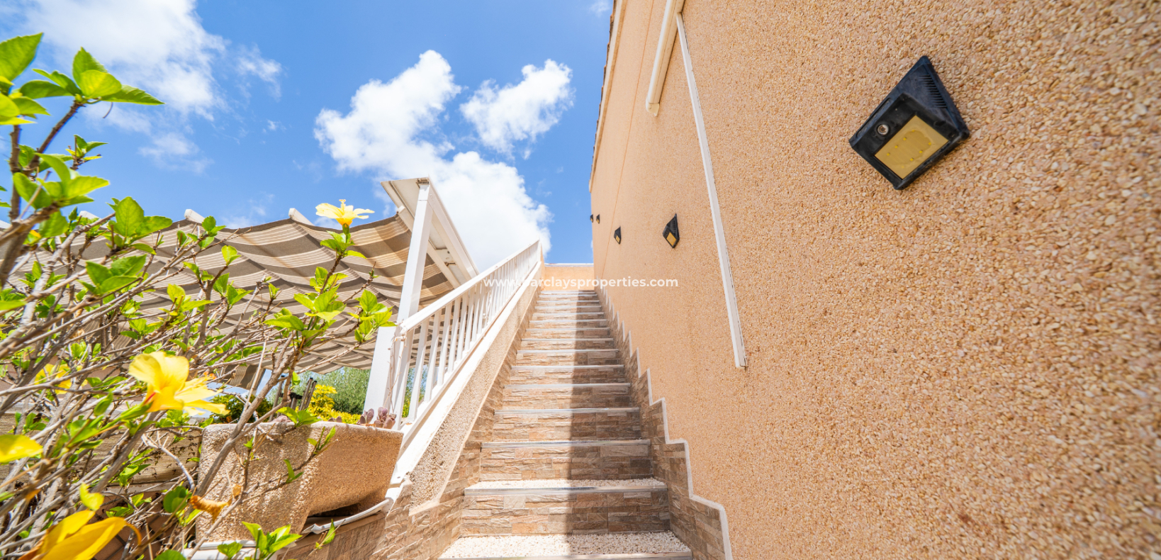 Resale - Detached - Urb. La Marina