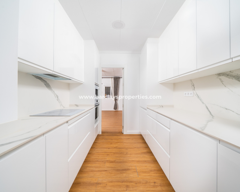 Resale - Detached - Urb. La Marina