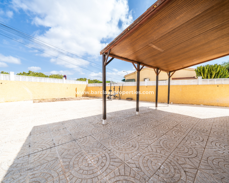 Resale - Detached - Urb. La Marina