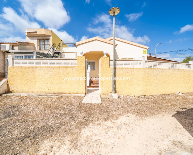 Resale - Detached - Urb. La Marina
