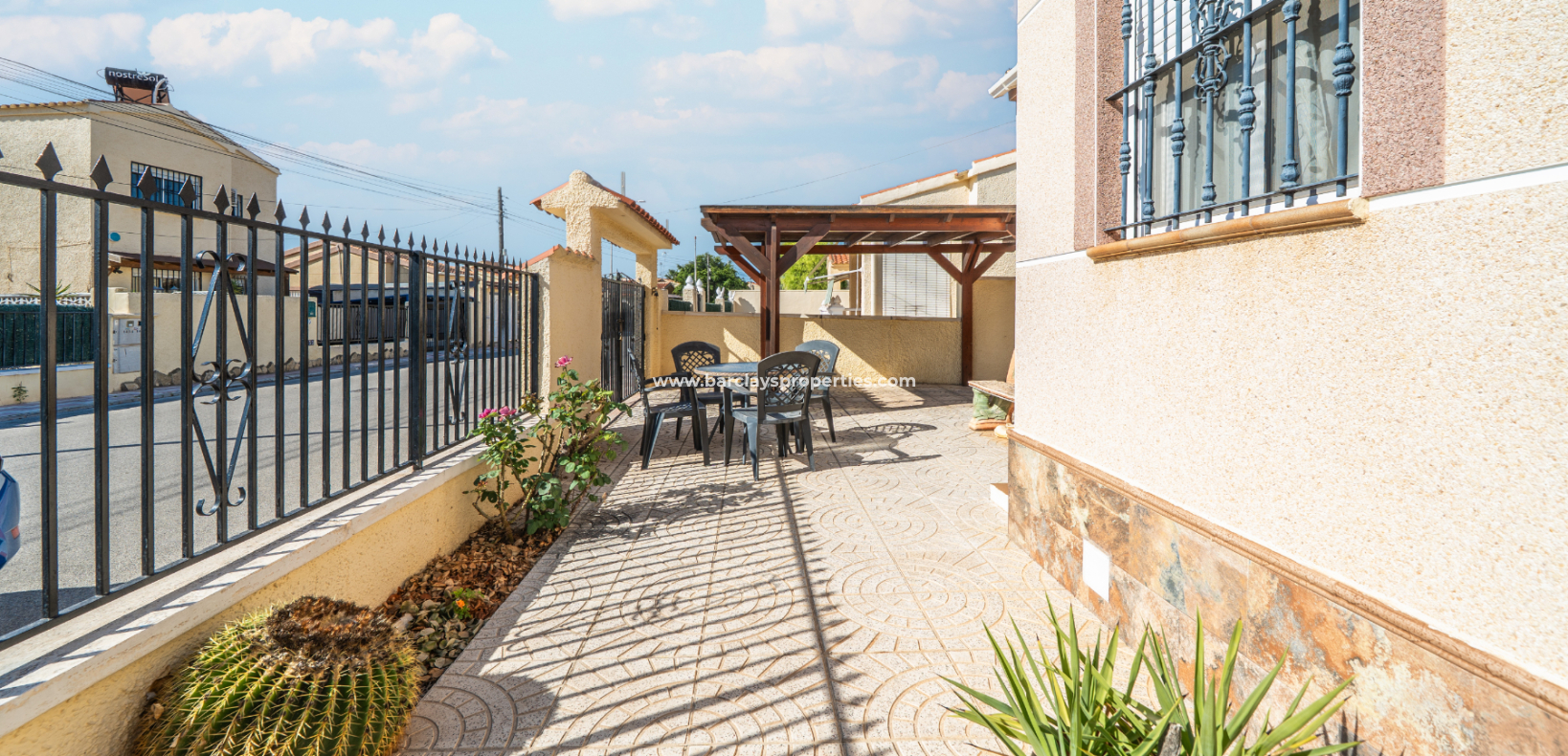Resale - Detached - Urb. La Marina