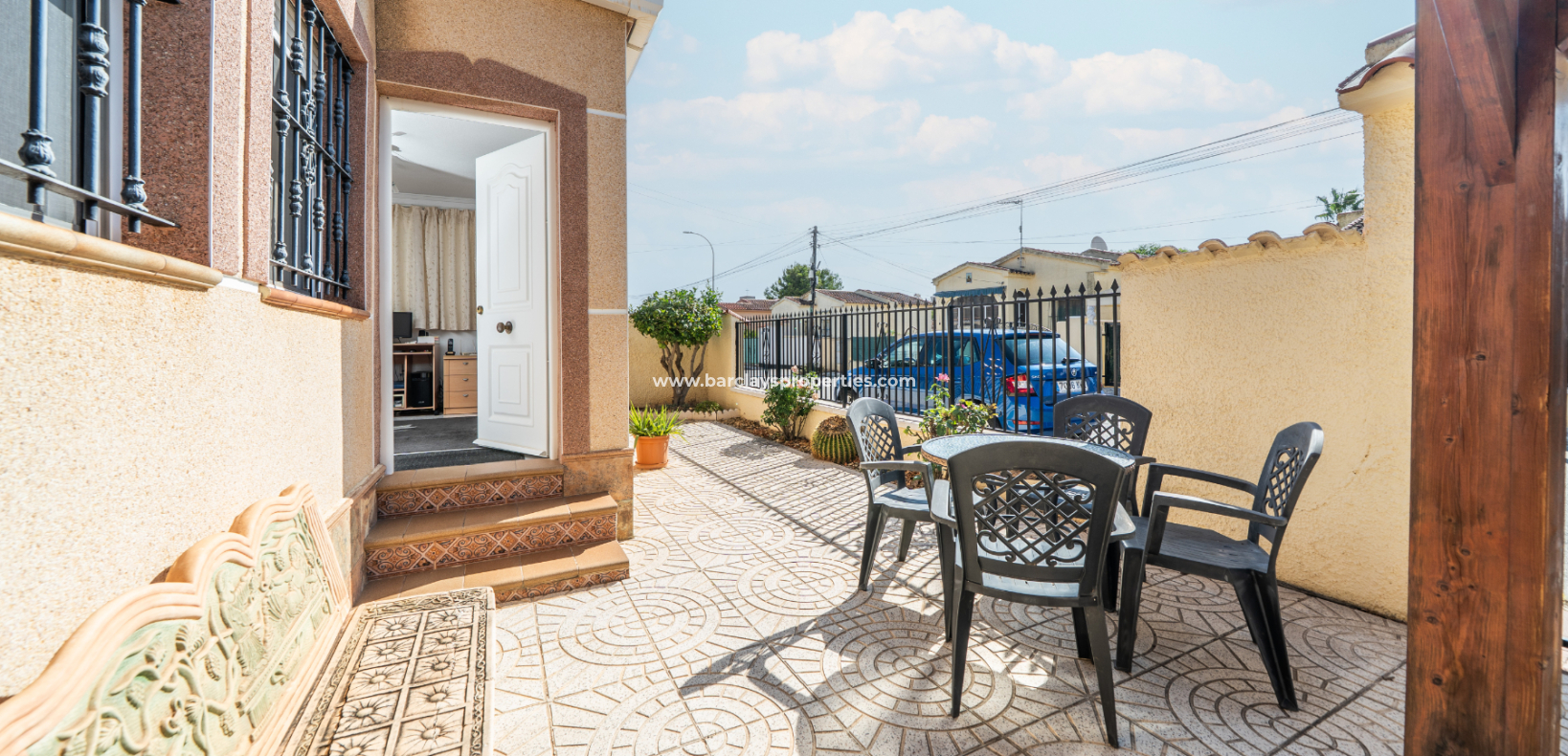 Resale - Detached - Urb. La Marina