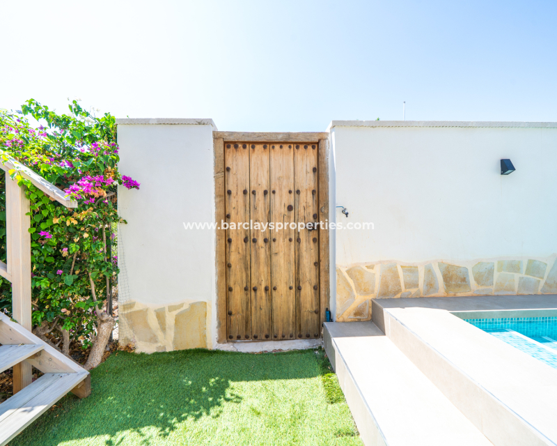 Resale - Detached - Urb. La Marina