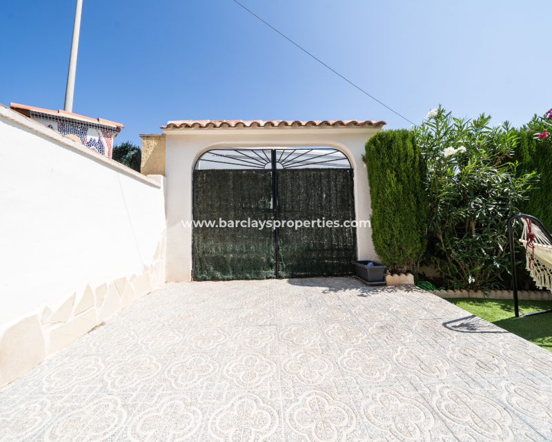 Resale - Detached - Urb. La Marina