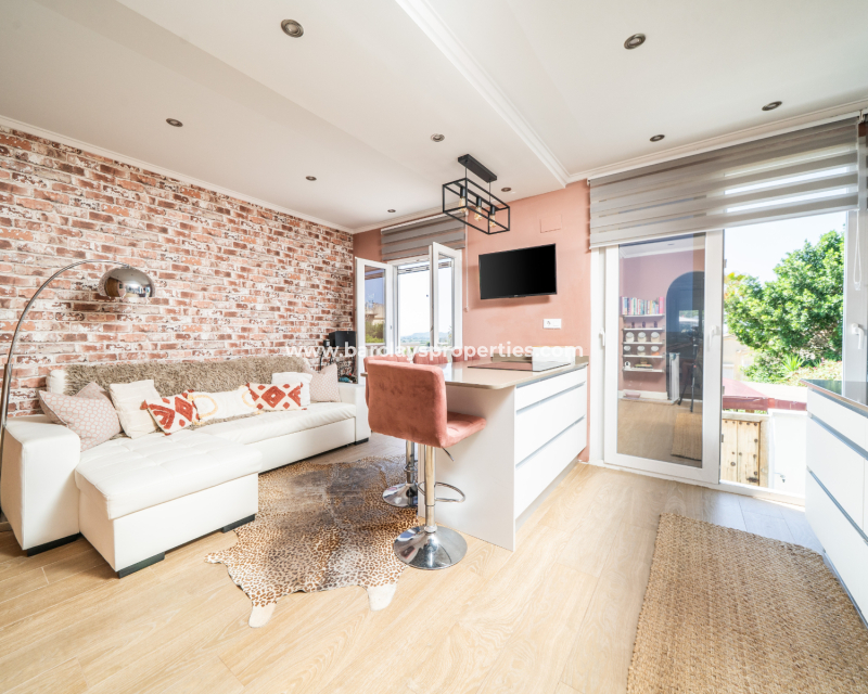 Resale - Detached - Urb. La Marina