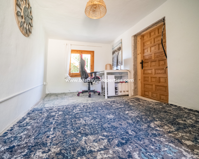 Resale - Detached - Urb. La Marina