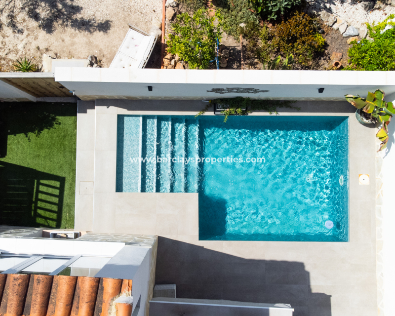 Resale - Detached - Urb. La Marina