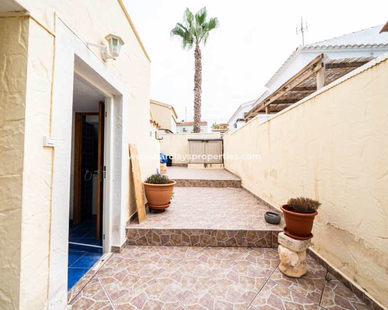 Resale - Detached - Urb. La Marina