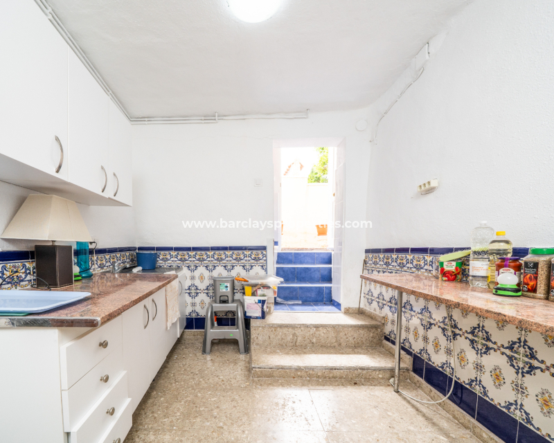 Resale - Detached - Urb. La Marina