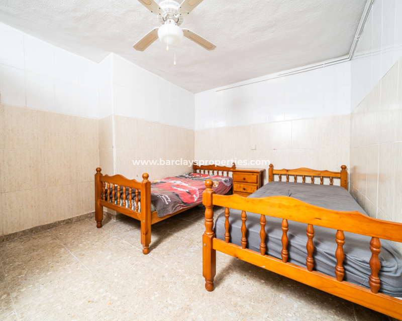 Resale - Detached - Urb. La Marina