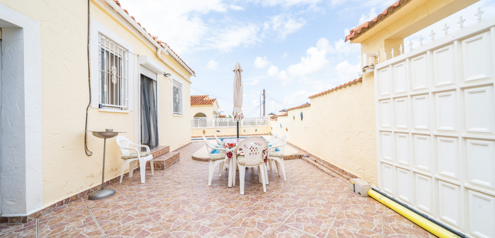 Resale - Detached - Urb. La Marina