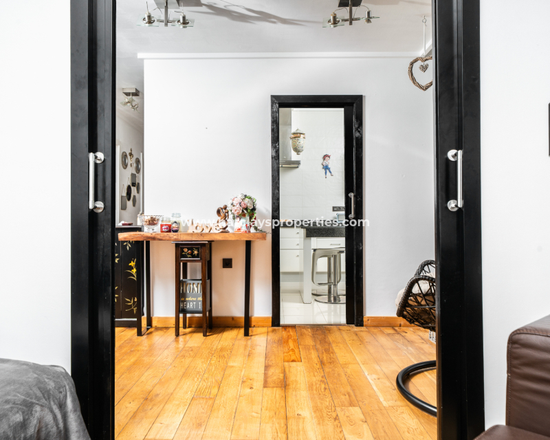 Resale - Detached - Urb. La Marina