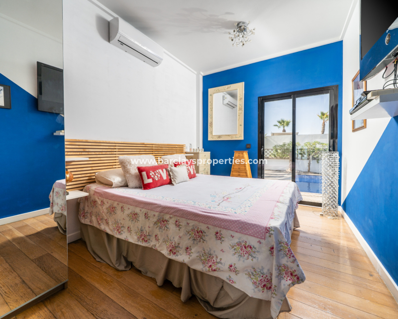 Resale - Detached - Urb. La Marina