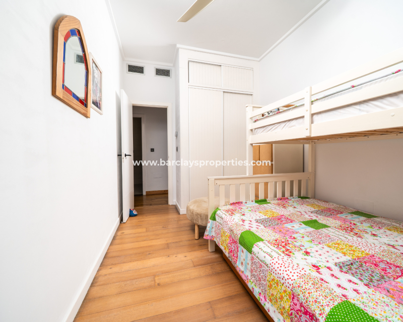 Resale - Detached - Urb. La Marina