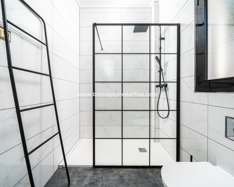 Resale - Detached - Urb. La Marina